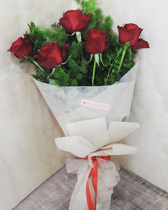 Anneye Çiçekler | Anneler günü Çiçekleri | Annelere gönderilen çiçek çiçekçi ,çiçekçi iletişim,ithal-5-gul-buketi-guzelyurt